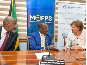 5 (22.00 uur) Gov’t signs US$12 million World Bank loan agreement for Kingston