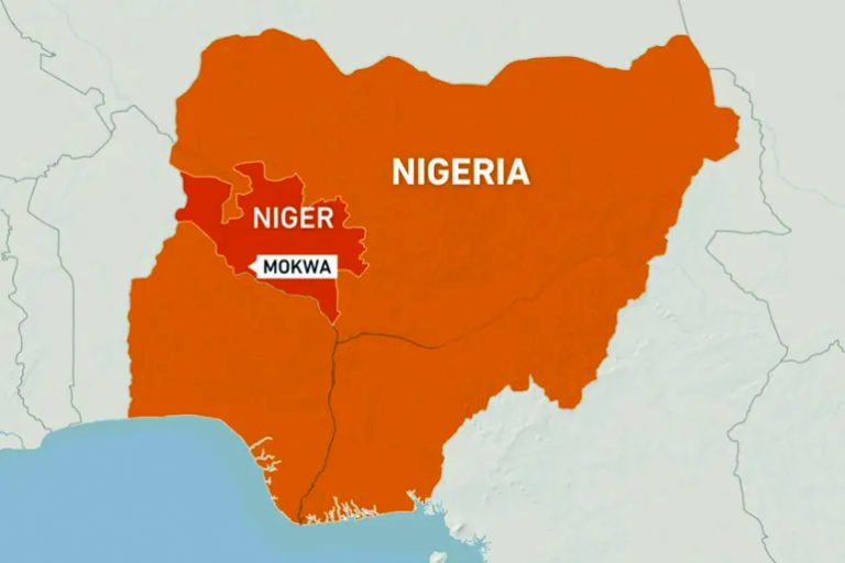 5 More than 100 people missing after Nigeria boat carrying 300 sinkssr