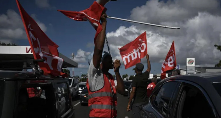 6 (04.00 uur) France to cut prices in Martinique