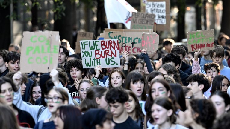 6 (04.00 uur)Nieuwe veiligheidswet in Italië baart activisten zorgen