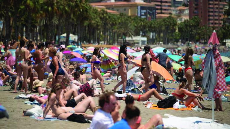 9 (09.00 uur) Spanje ontving afgelopen zomer ondanks protesten recordaantal toeristen ol