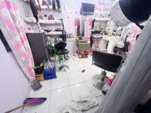 Linden hairdresser shot during robbery