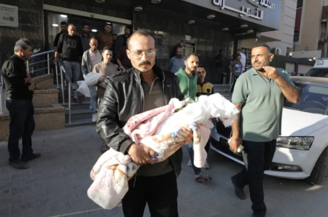 5 (02.00 uur)Israeli drone attack on school kills 2 in Gaza City